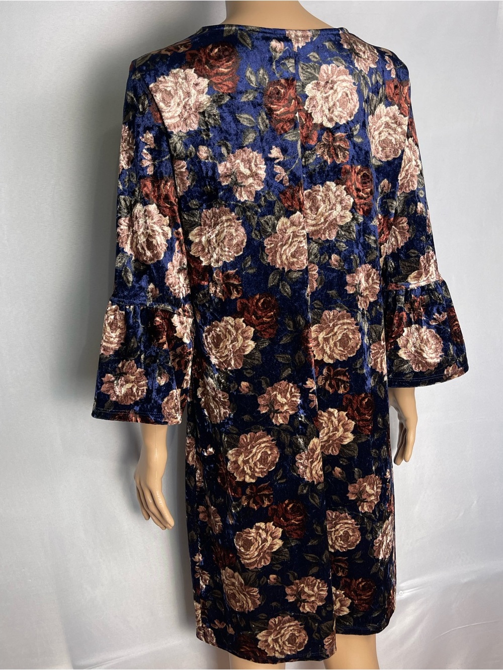 Velvet Floral Long-Sleeve Shift Dress in Navy - Picture 5 of 7